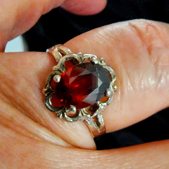 Red Spinel Ring size 7 - Picture 4 of 8